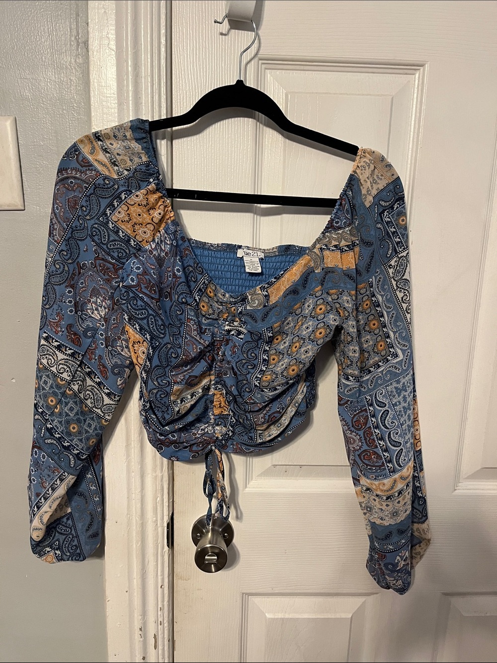 Rue 21 Blue Paisley Ruched Crop Top with Cream & Tan Accents